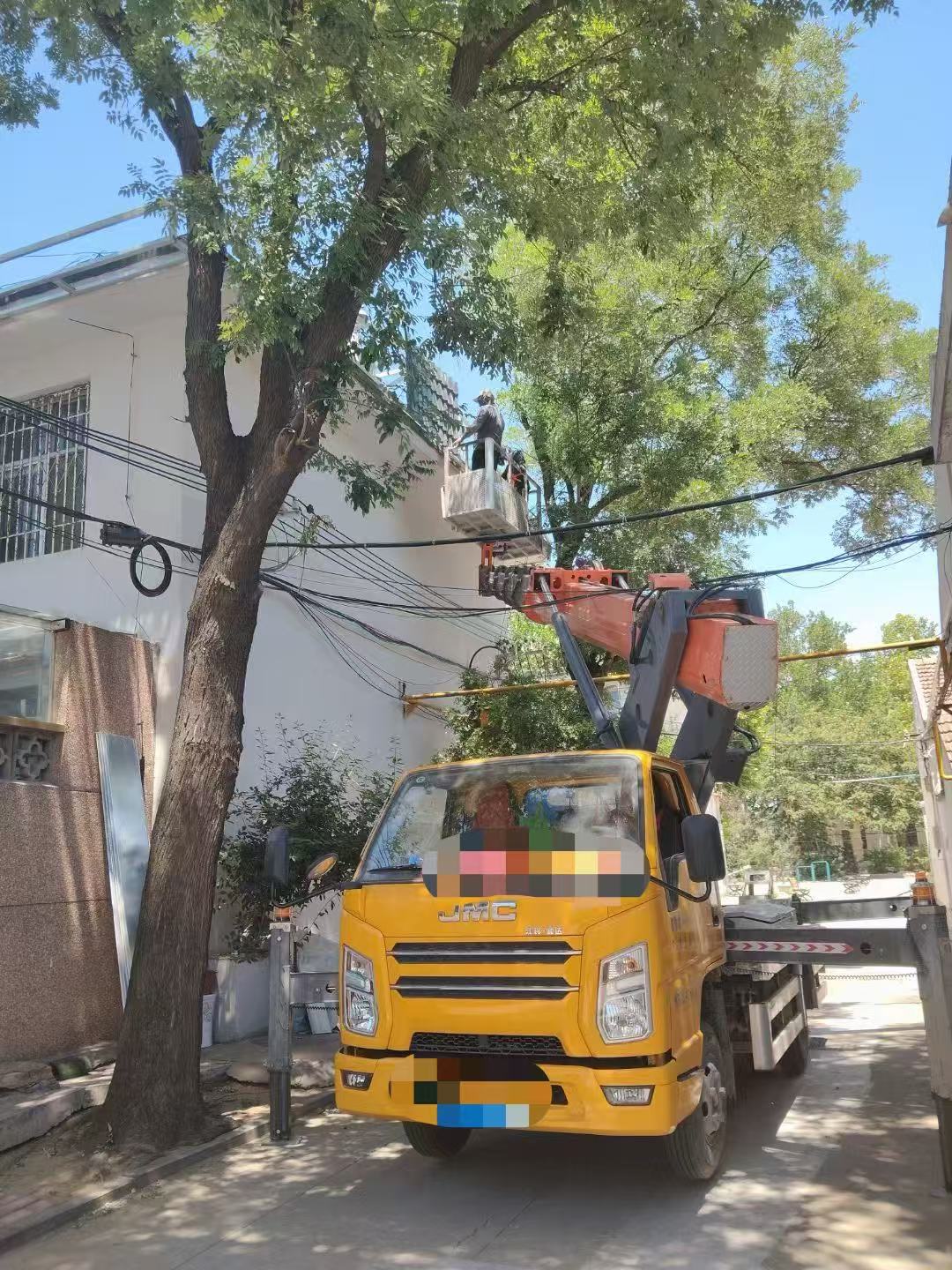 安宁市高空作业车能吊装重物吗？最大承载多少公斤？