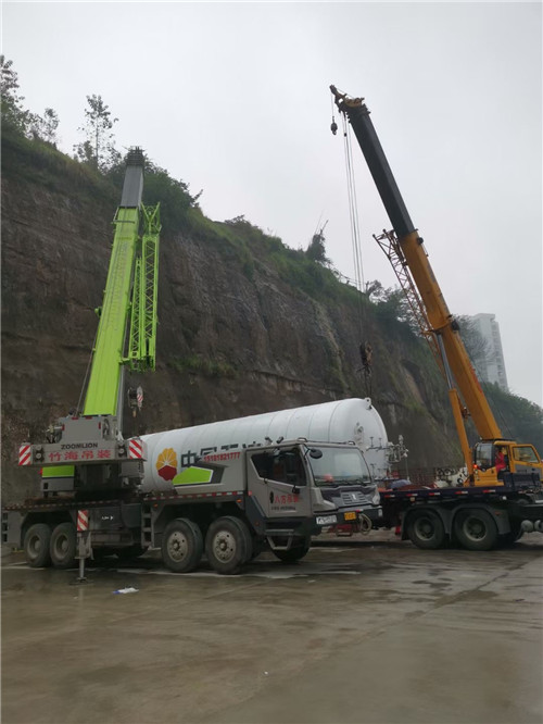 安宁市“不怕风雨冻”—— 吊车的 “恶劣环境适应” 技术